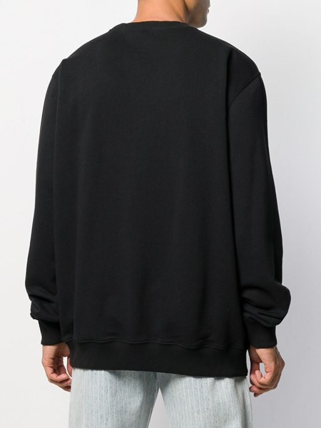 black oversized sweatshirt