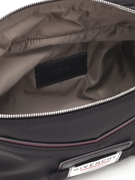 GIVENCHY
