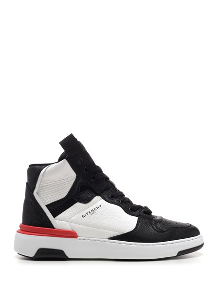 GIVENCHY