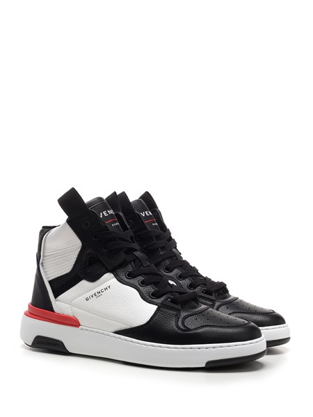 GIVENCHY