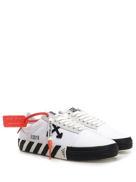 White low top sneakers for Men 